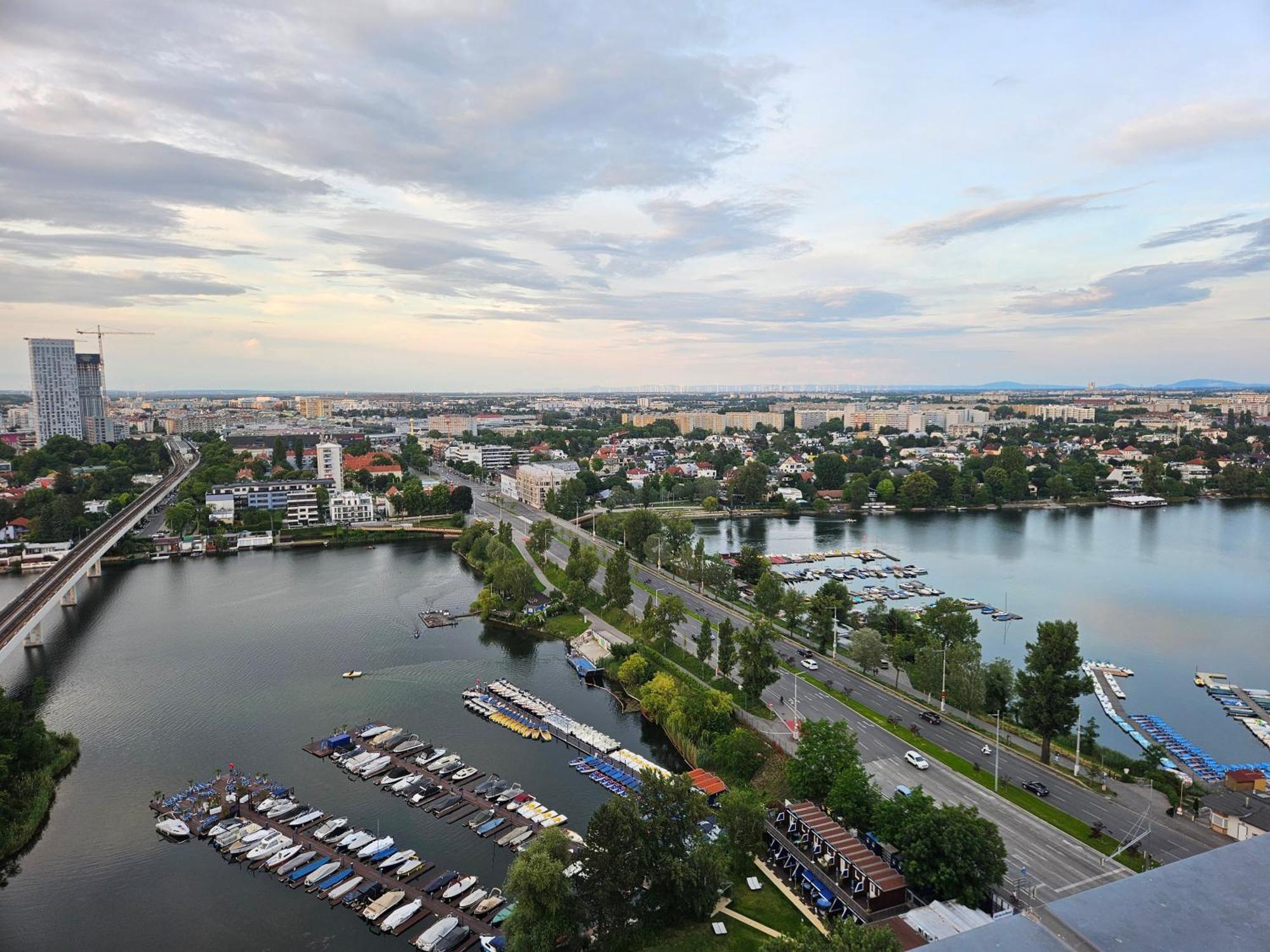 Yuki'S Place - Un-Vic, Danube Beach And Subway Near To Downtown Vienna Exterior photo